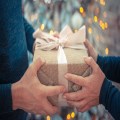 The promise of a gift (The gift of a promise)