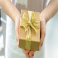 La promesa de un regalo (El regalo de una promesa)